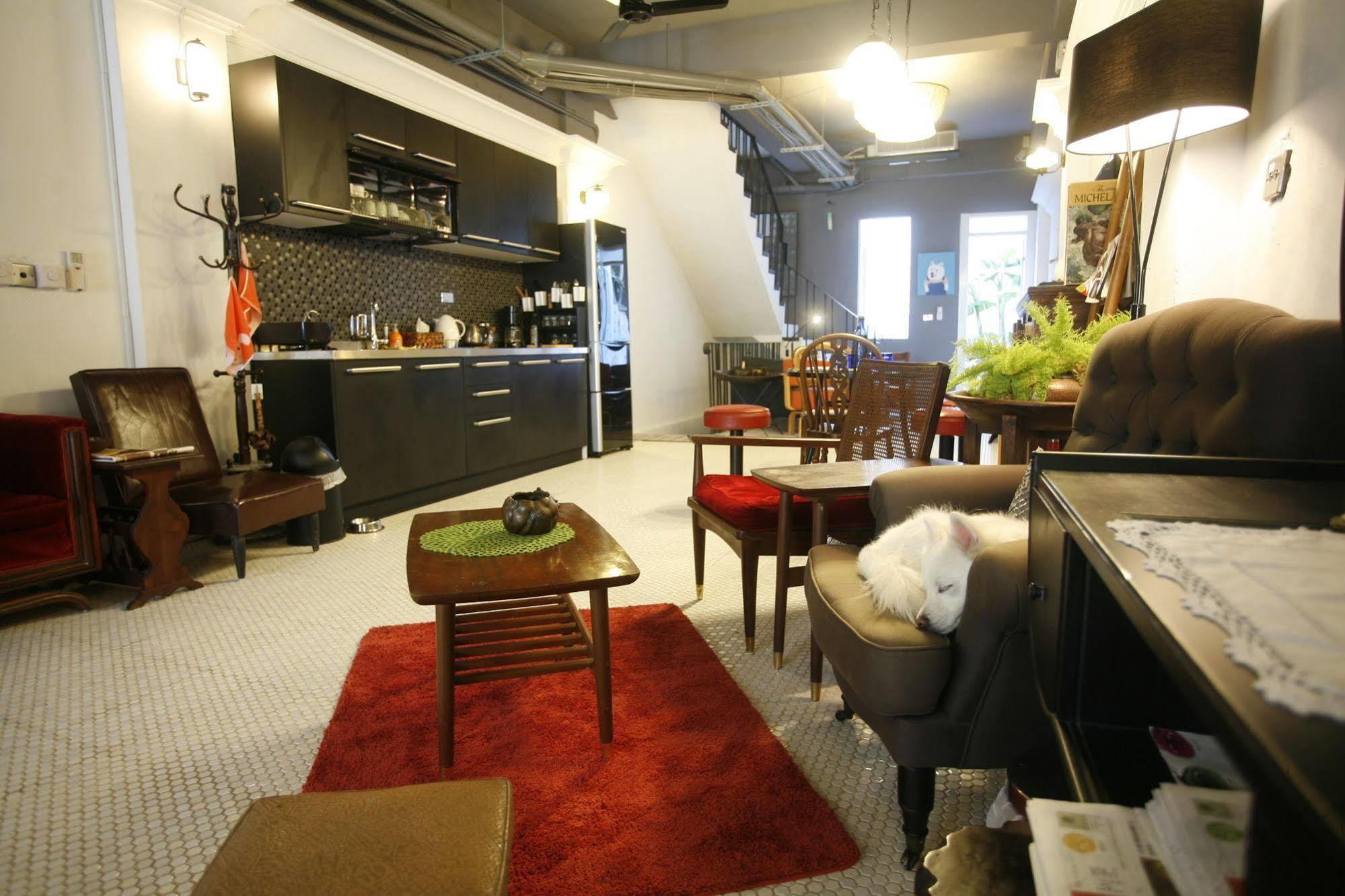 白狗公寓amo B&B市區金三角 東大門夜市 Хуалиен Сити Екстериор снимка