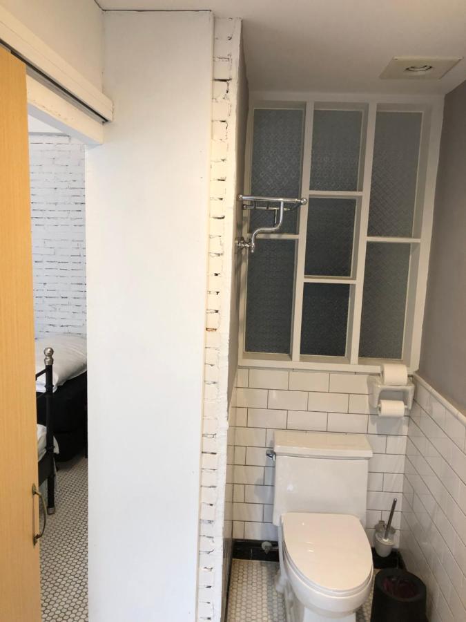 白狗公寓amo B&B市區金三角 東大門夜市 Хуалиен Сити Екстериор снимка